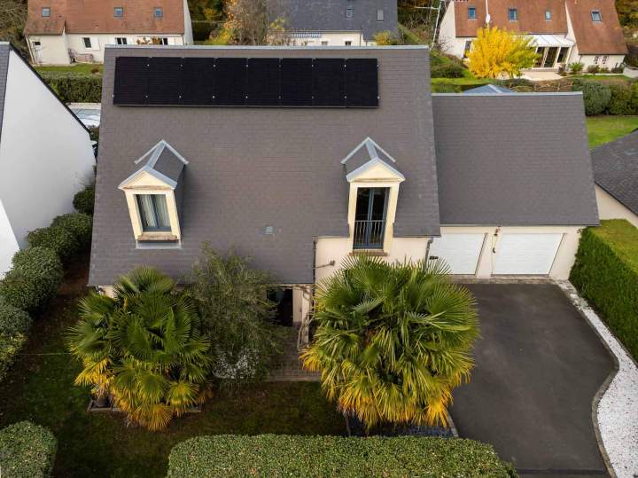 Pose de panneaux photovoltaïques La Riche