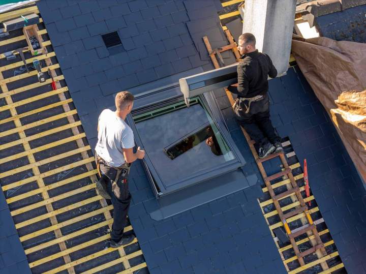 Pose de fenêtre de toit Velux de toute taille La Riche